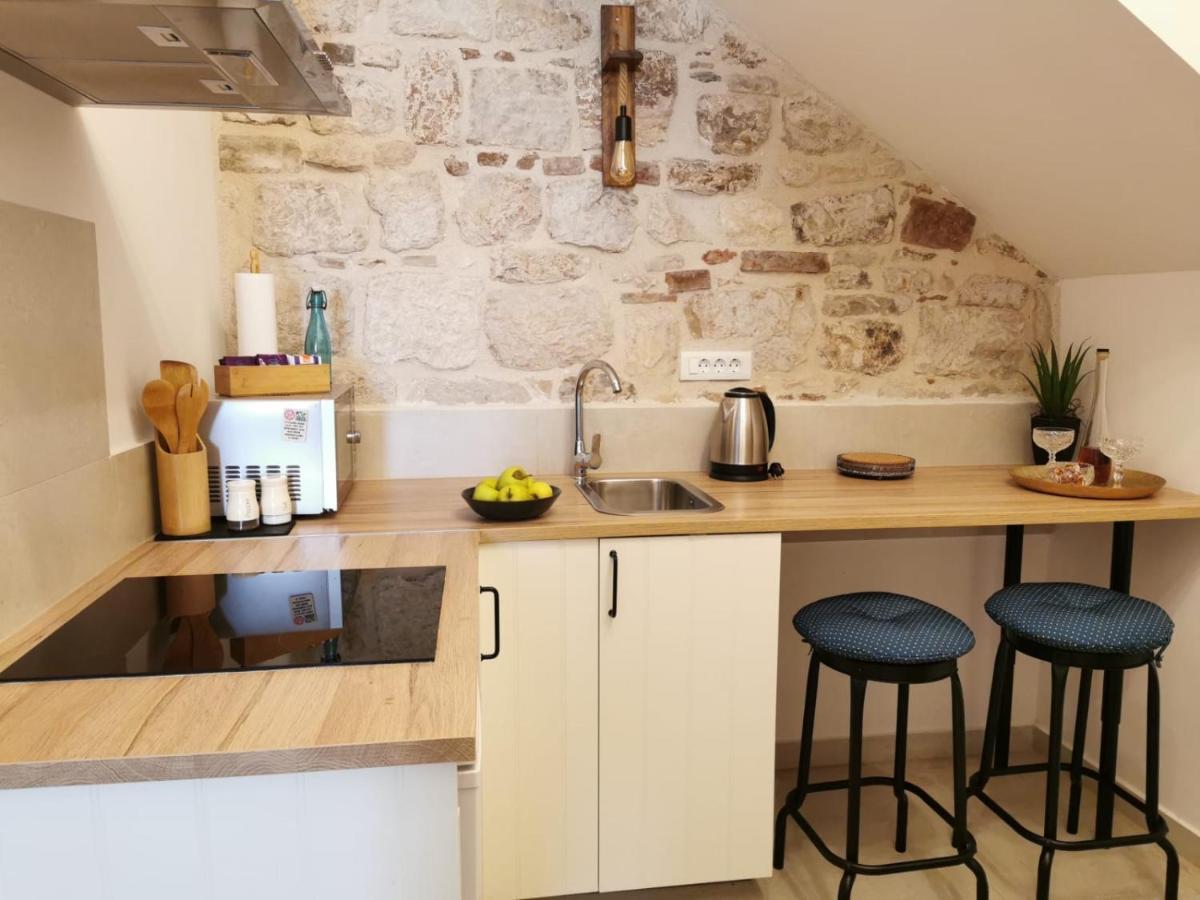 Отель House Bava Вис Экстерьер фото